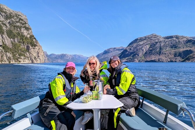 Stavanger: Guided Lysefjord Safari on Speedboat - Fantahålå cave: the quick stop that gives your photos a different story