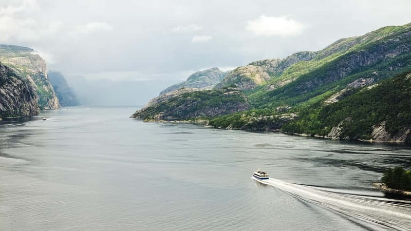 Stavanger: Lysefjorden Cruise and Preikestolen Hike - The move from boat to land: the BaseCamp bus shuttle you should not rush