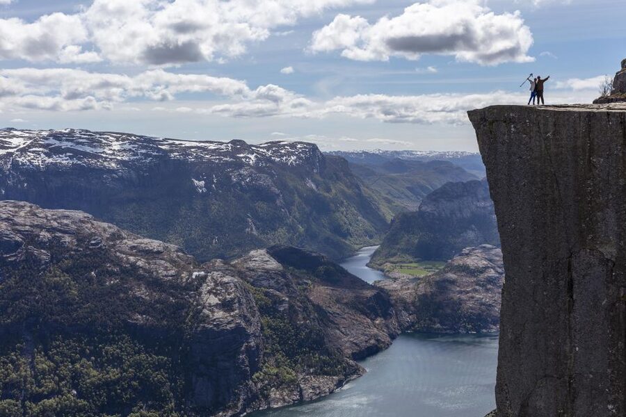 Stavanger: Preikestolen Classic Hike and Side Trail - Crowd-skirting Preikestolen, the smart way to do it