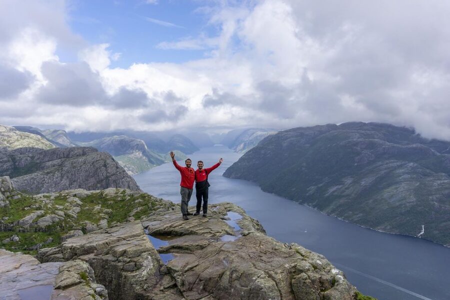 Stavanger: Preikestolen Classic Hike and Side Trail - The climb to Preikestolen: 2.5 hours of effort and 604 meters of payoff