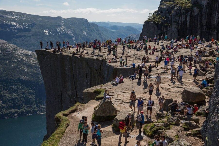 Stavanger: Preikestolen (Pulpit Rock) Hike with Local Guide - Key takeaways before you go