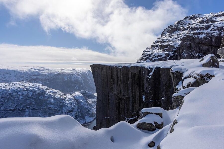 Stavanger: Preikestolen Winter Hike + Hot Lunch - Reaching Preikestolen: the 604 meters above Lysefjorden moment