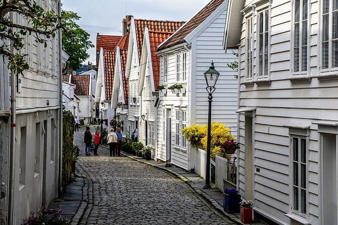 Stavanger Private Walking Tour with a Local - St. Petri Kirke and the church-stop option