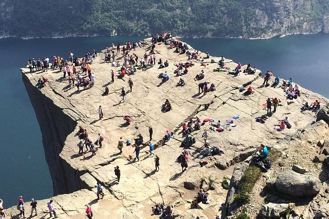 Stavanger: Private Walking Tour with a Local - Setting the start point, start time, and tour length