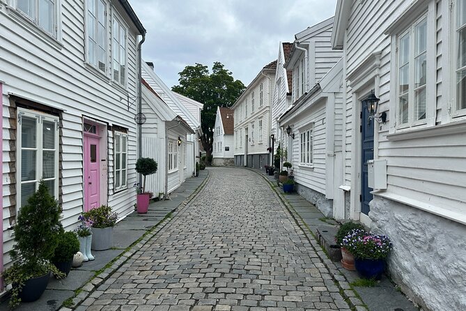 Stavanger's Historic Sites Smartphone App GPS Audio Walking Tour - Where you start, where you finish, and how that helps