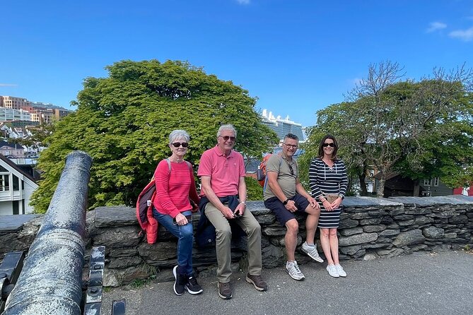 Stavanger Walking Tour: Explore Top Sights & Hidden Gems - Meeting at Alexander Kielland and the tour pace you should expect