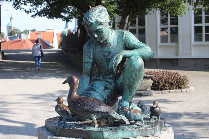 Stavanger Walking Tour: Explore Top Sights & Hidden Gems - Stop 4: Stavanger Municipality and the everyday city behind the views