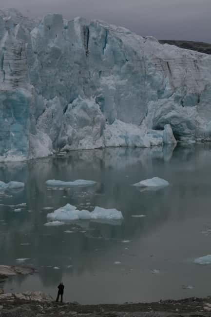 Stygge: Kayaking and Glacier Hike - Austdalsbreen lunch break: 30 meters of ice right in front of you