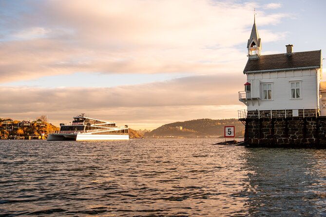 Sustainable Cruise in Oslofjord with audioguiding - Getting started at Havnepromenade Langkaia without stress