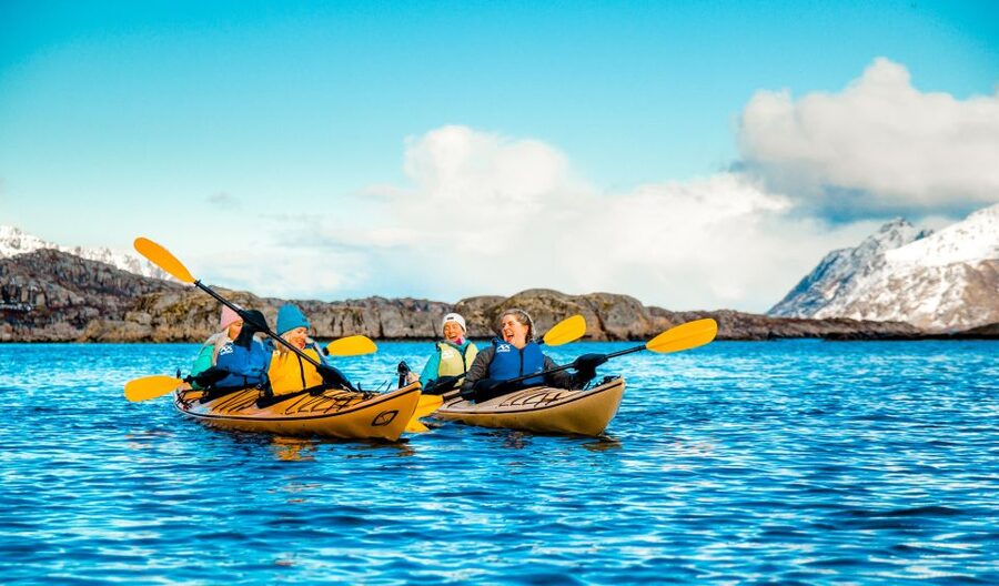 Svolvaer: 2-Hour Winter Kayaking Adventure - Meeting at Svolvær Harbor: Gear Up Without the Fuss