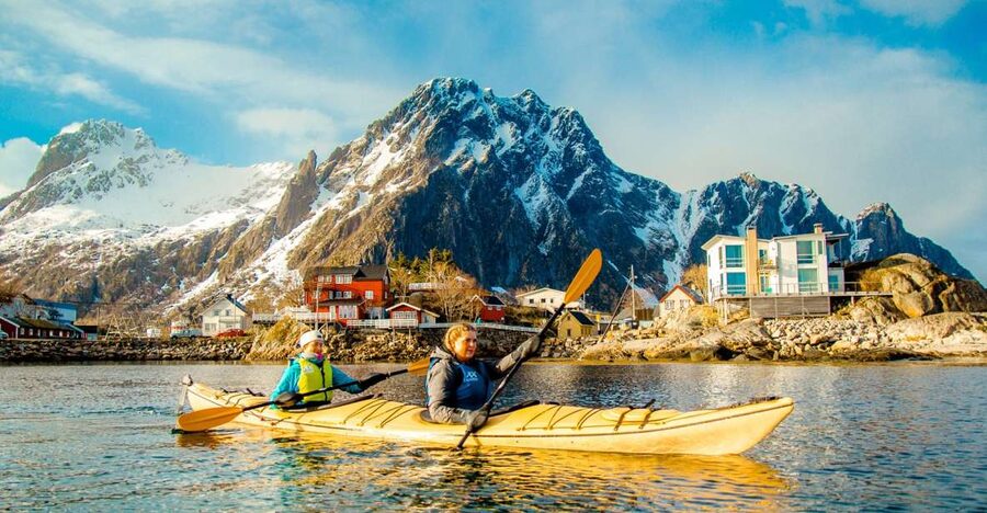 Svolvaer: 2-Hour Winter Kayaking Adventure - The First Minutes on Water: How the Two Hours Flow