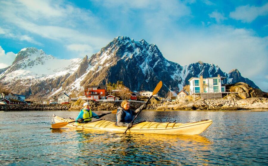 Svolvaer: 2-Hour Winter Kayaking Adventure - Stories, Traditions, and Landmarks: Why the Commentary Matters