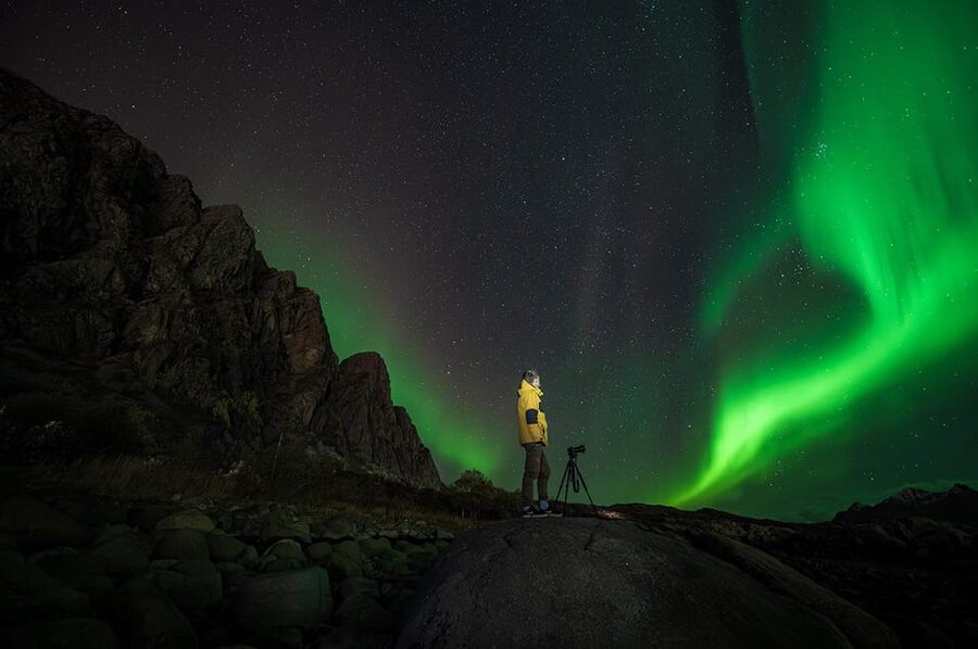 Svolvær: Ultimate Aurora Hunt - Comfort in the Cold: Hot Drinks, Minivan Proximity, and Clothing