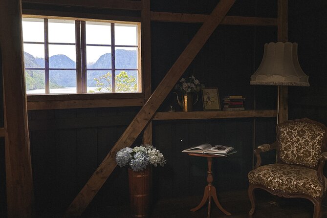 Taste of the Fjord Guided Food Tasting Experience in Flåm - How the guide experience feels in a small group