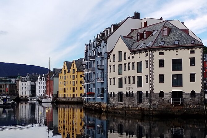 The Essence of Ålesund Self-Guided Walking Tour - Margit Johnsen, WWII Memory, and the Human Side of History