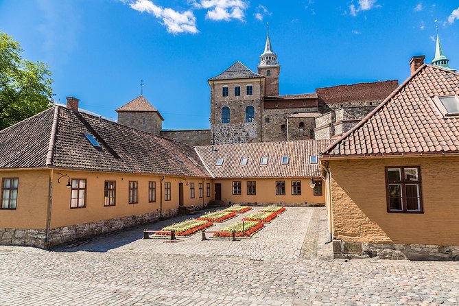 The Essential Oslo Private Walking Tour - Guides make or break a city walk, and this one has a strong track record