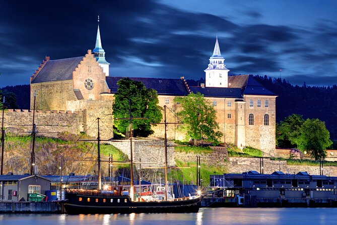 The Essential Oslo Private Walking Tour - City Hall, Nationaltheatret, and the Royal Palace, all photographed without stress