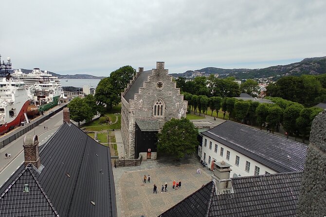 The influence of Bergen in Norway's development, city tour - Bryggen Hanseatic Wharf (UNESCO): trade rules, jobs, and daily life