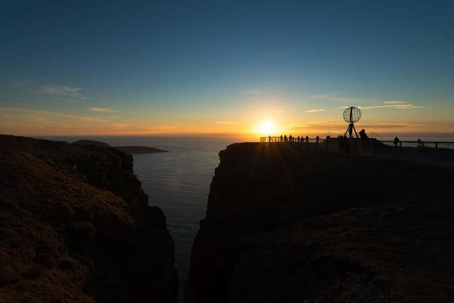 The North Cape Midnight Tour - A midnight trip that actually gives you time at the cliff