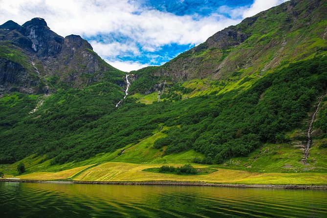 The Scenic Roadtrip, Oslo to Bergen via Flam & the Fjords - From Flåm onward: Gudvangen, Voss, and the final run to Bergen