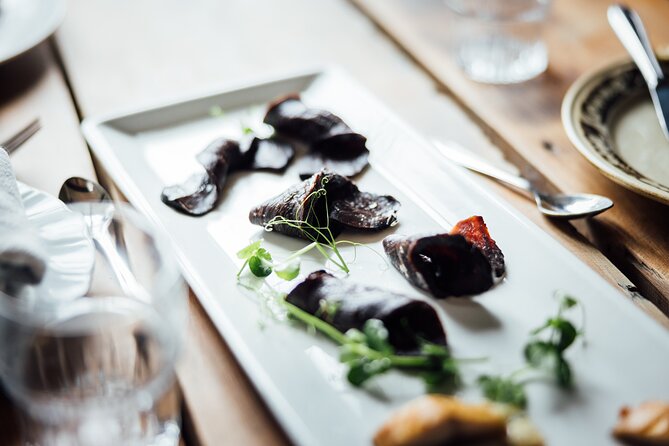 The Tromsø Food Walk, Taste your way through local history - Torgsenteret and Snorre Art: snack plus art break