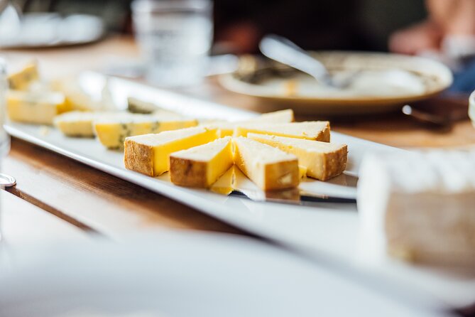 The Tromsø Food Walk, Taste your way through local history - Price, alcohol, and the guide role you should understand