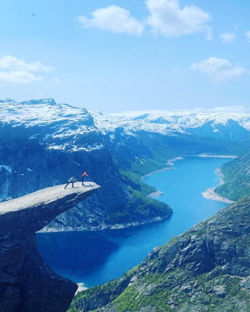 Trolltunga Helicopter & Waterfalss Sightseeing From Bergen - Getting to Hardanger: pickups, van time, and why you will feel it