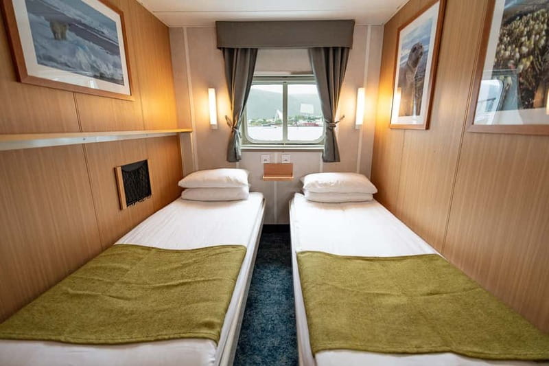 Tromsø: 24hr Northern Lights & Whale Watching Cruise - What to pack and how to prepare for night deck time