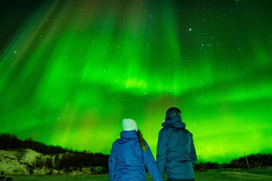 Tromsø Adventurous Northern Lights Small-Group - Warm drinks, campfire time, and the art of waiting