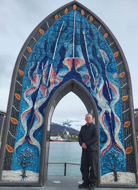 Tromsø: Arctic Cathedral and Tromsø Treasures walking tour - Meeting at Tromsø domkirke, then getting your bearings fast