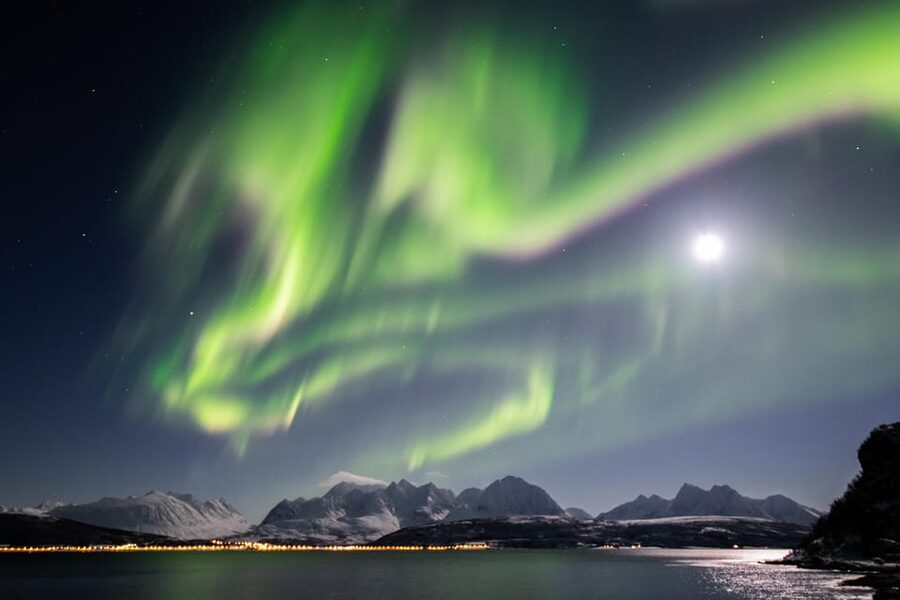 Tromsø: Aurora Borealis, Campfire, Hot Meal, Arctic Tour - Tromsø Aurora chasing, built for real weather