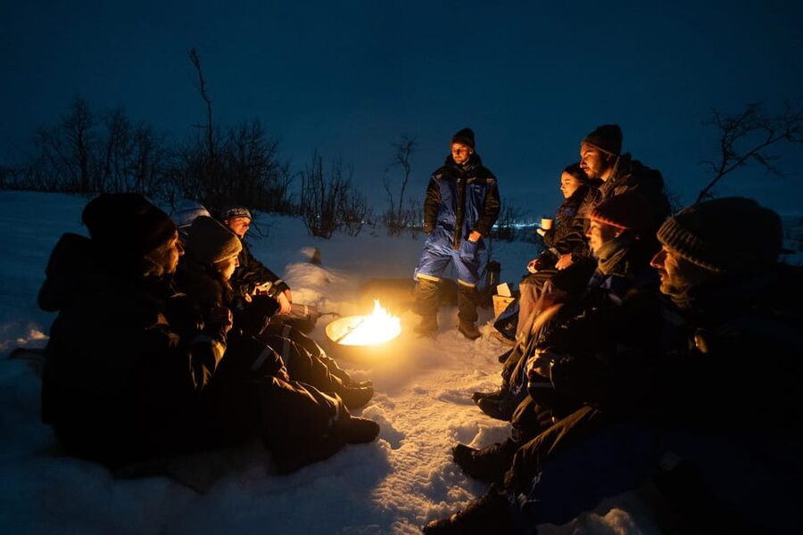 Tromsø: Aurora Borealis, Campfire, Hot Meal, Arctic Tour - The warm start: shop meet-and-greet, plan, and safety talk