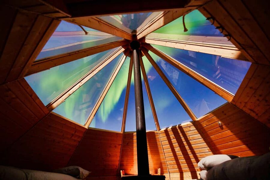 Tromsø: Aurora Crystal Lavvo Experience with Snowshoeing - Northern Lights time: forecast, tripod help, and staying put