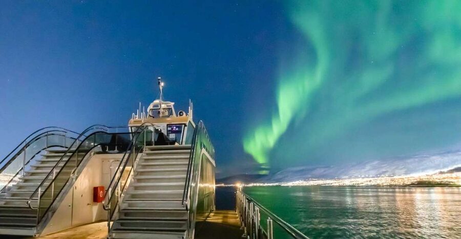 Tromsø: Aurora Dinner Cruise by Hybrid-Electric Catamaran - Meeting at Brim Explorer, then settling in before the night gets dark