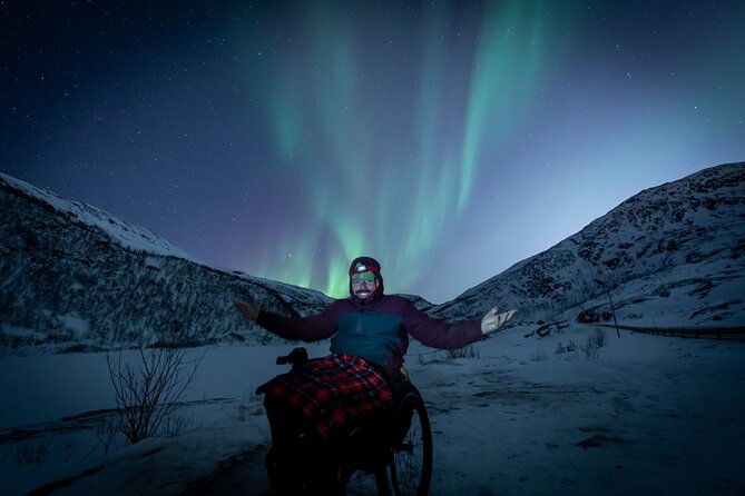 Tromsø Aurora Tour For All - Warmth package: soup, coffee, thermal clothes, boots, and blankets