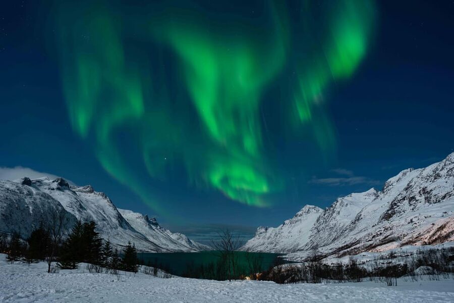 Tromsø: Aurora Tour with Photos, Campfire and Arctic Food - Gear for the cold: what is provided, and what you still must bring