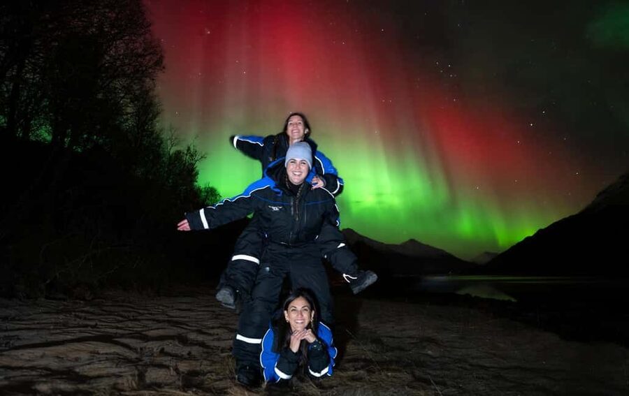Tromsø: Big Bus Northern Lights Tour with Free Photos - Meeting at Fiskekompaniet, Then Turning the Night Into a Plan