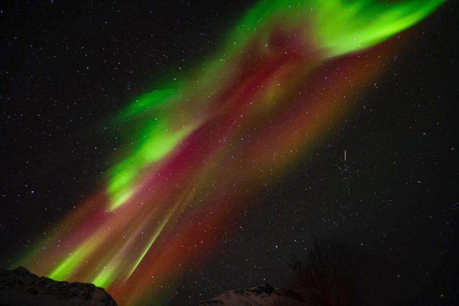 Tromsø Chinese Aurora Tour - Aurora photography support with pro equipment, not just instructions