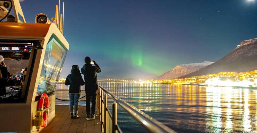 Tromsø: Electric Northern Lights Cruise - Coming Back to Tromsø: Skyline and Arctic Cathedral Views From the Water