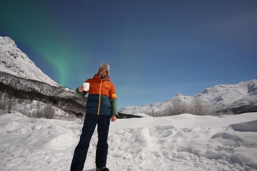 Tromsø: English/Spanish Aurora Pathfinder Tour with Photos - Meeting point and start time: Fredrik Langes gate at 6:00 pm