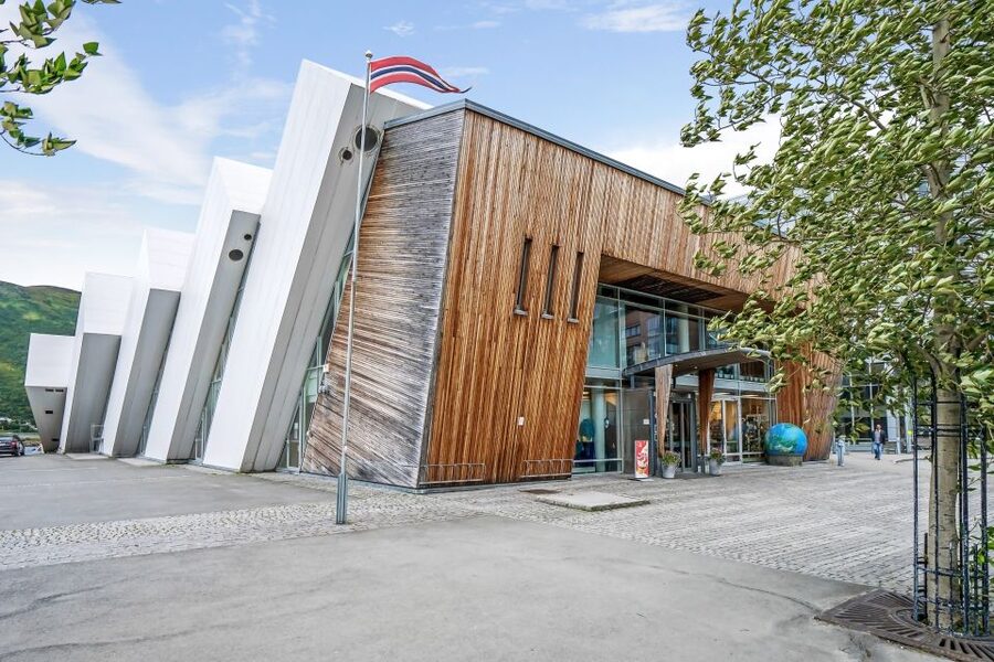 Tromsø: Entrance Ticket to Polaria - Panoramic Theater: three short films that match the pace