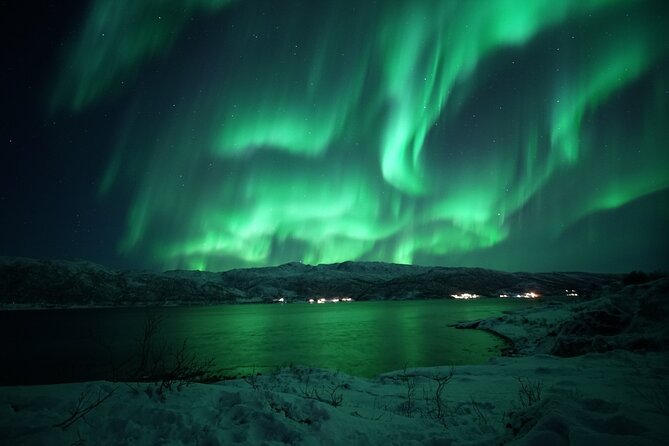 Tromsø: Evening Cruise with Northern Lights Opportunity - Tromsø at 8 pm, and why a boat cruise works