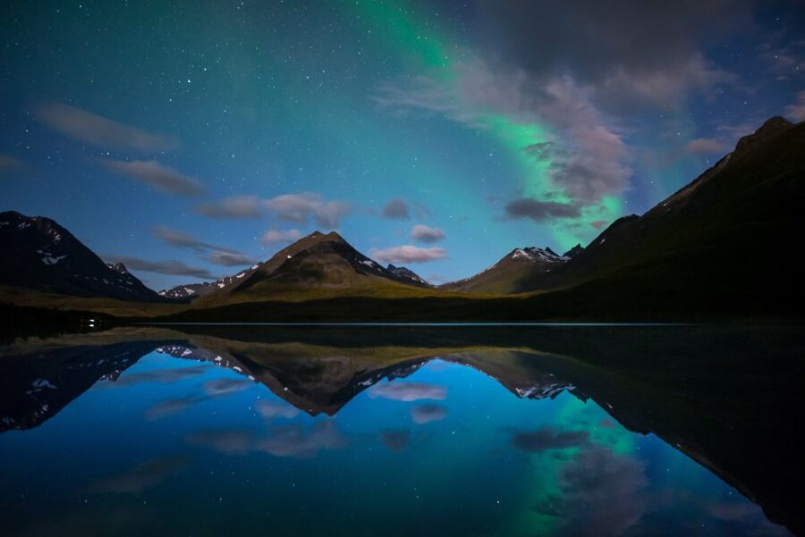Tromsø: Expert Aurora Hunt - Thermal Gear, Food, Campfire - Who should book this aurora hunt, and who should skip it