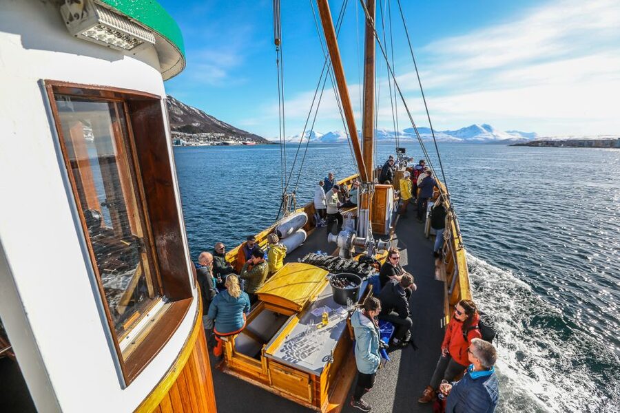 Tromsø: Fjord History Cruise with Snack and Drinks - Warm Fish Cake and Hot Drinks, and Why It Matters at Sea