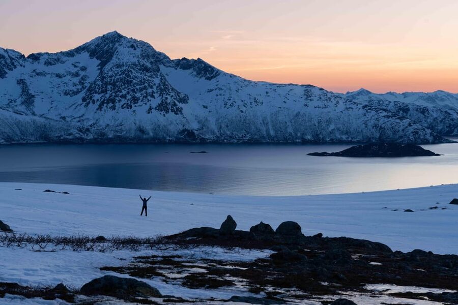 Tromsø: Fjords & Beaches Tour with Campfire and Arctic Food - Chai tea, fresh before each tour, not an afterthought