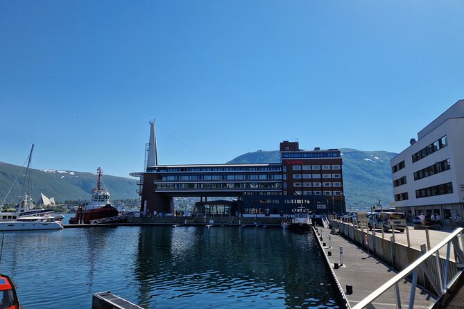 Tromsø Highlights & History Tour with E-Bike - Stop 6: Polaria, stepping into an Arctic-themed building