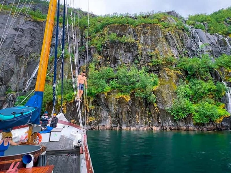 Tromsø: Luxury Summer Fjord Cruise with Lunch & Hot Tub - FAQ