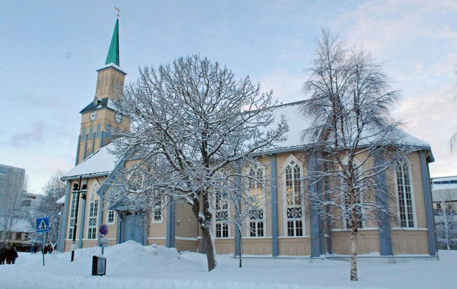 Tromsø: Midnight Concert Ticket at the Tromsø Cathedral - The Typical Performer Format, and What Makes It Feel Special
