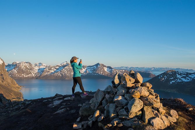 Tromsø: Midnight Sun Hike with Wandering Owl - Food on the summit: lunch plus the hot stuff that keeps you going