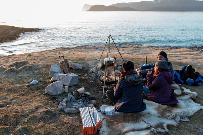 Tromsø: Midnight Sun with Campfire with Wandering Owl - Dinner included: what you get, and what to do if you’re hungry